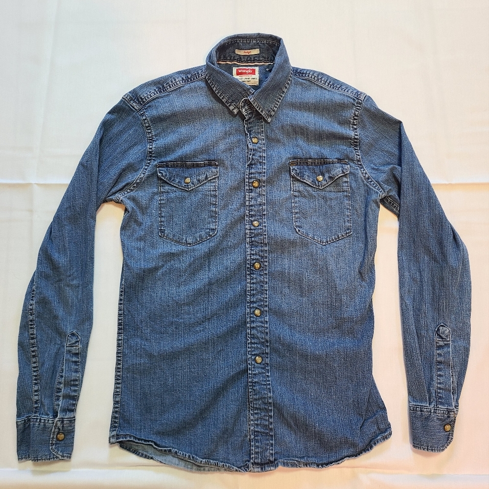 Wrangler Indigo blue denim women's pearlsnap long sleeve westernshirt size small